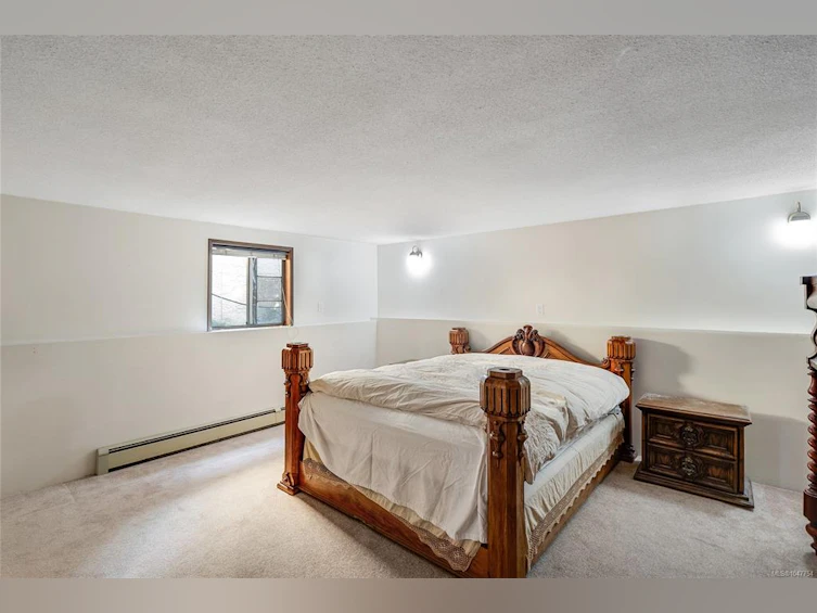 1144 May Street, Victoria, BC, V8V 2S5 - 27
