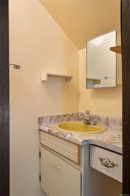 1144 May Street, Victoria, BC, V8V 2S5 - 32