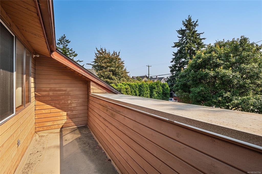 1144 May Street, Victoria, BC, V8V 2S5 - 39