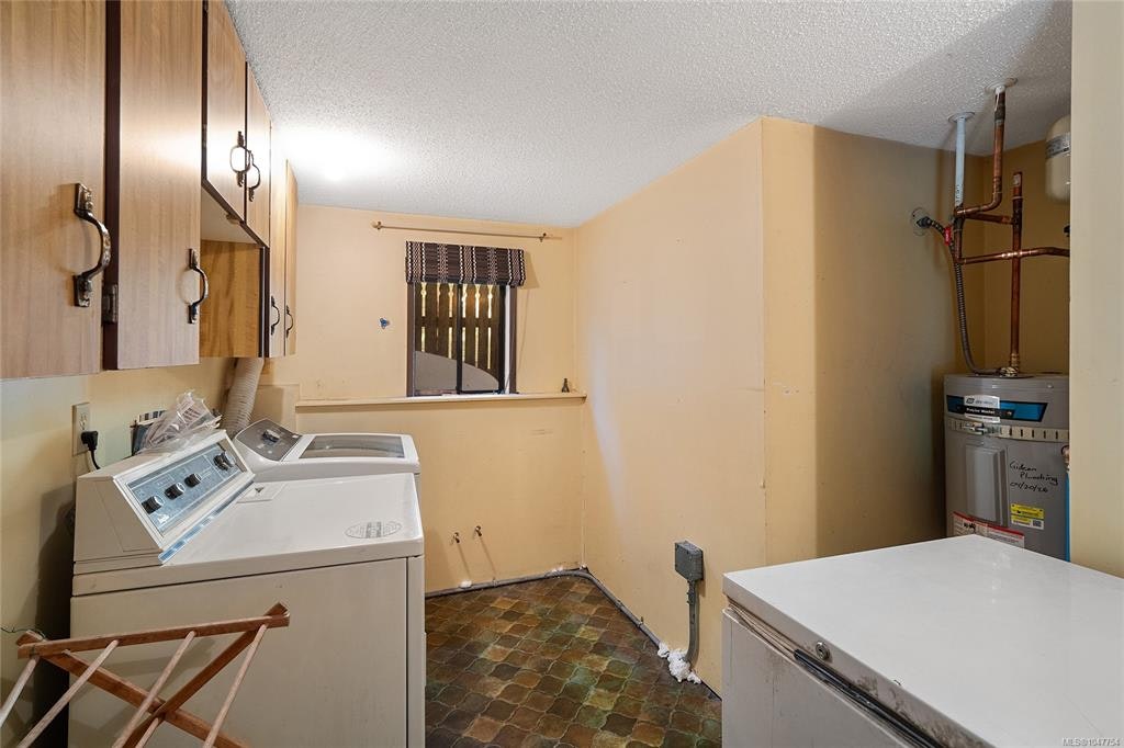 1144 May Street, Victoria, BC, V8V 2S5 - 33