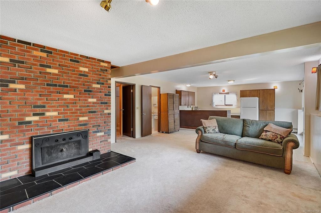 1144 May Street, Victoria, BC, V8V 2S5 - 25