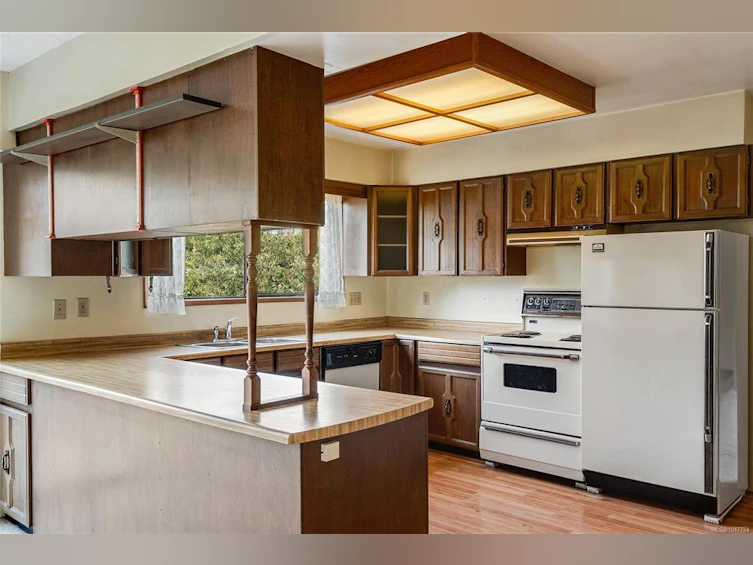 1144 May Street, Victoria, BC, V8V 2S5 - 12