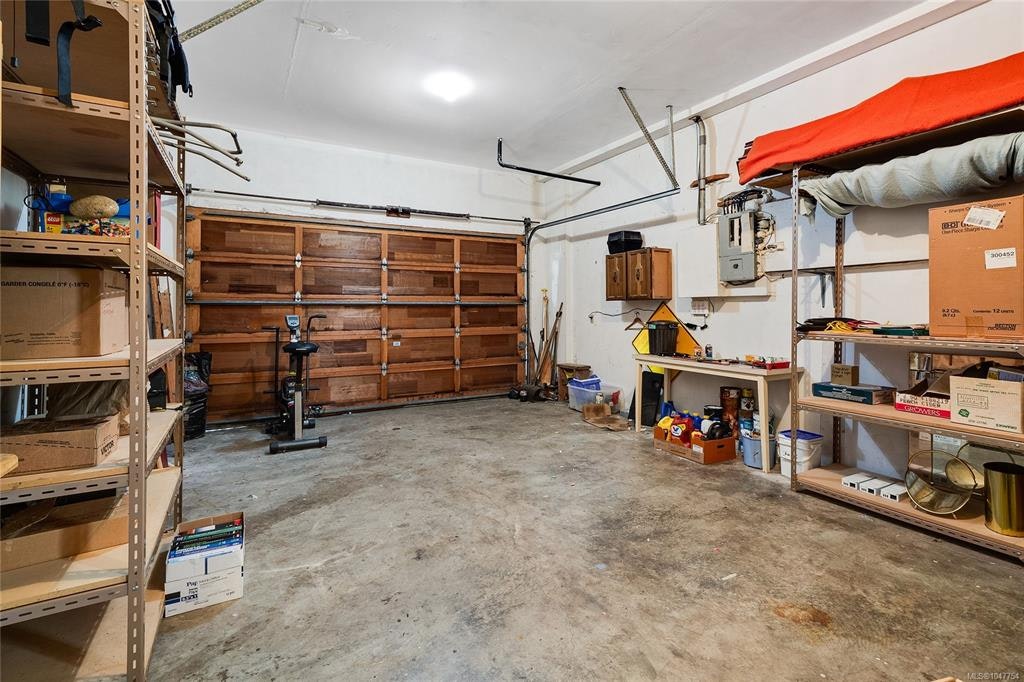 1144 May Street, Victoria, BC, V8V 2S5 - 40