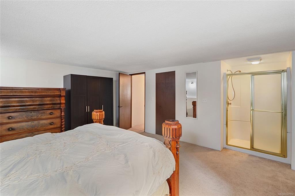 1144 May Street, Victoria, BC, V8V 2S5 - 28