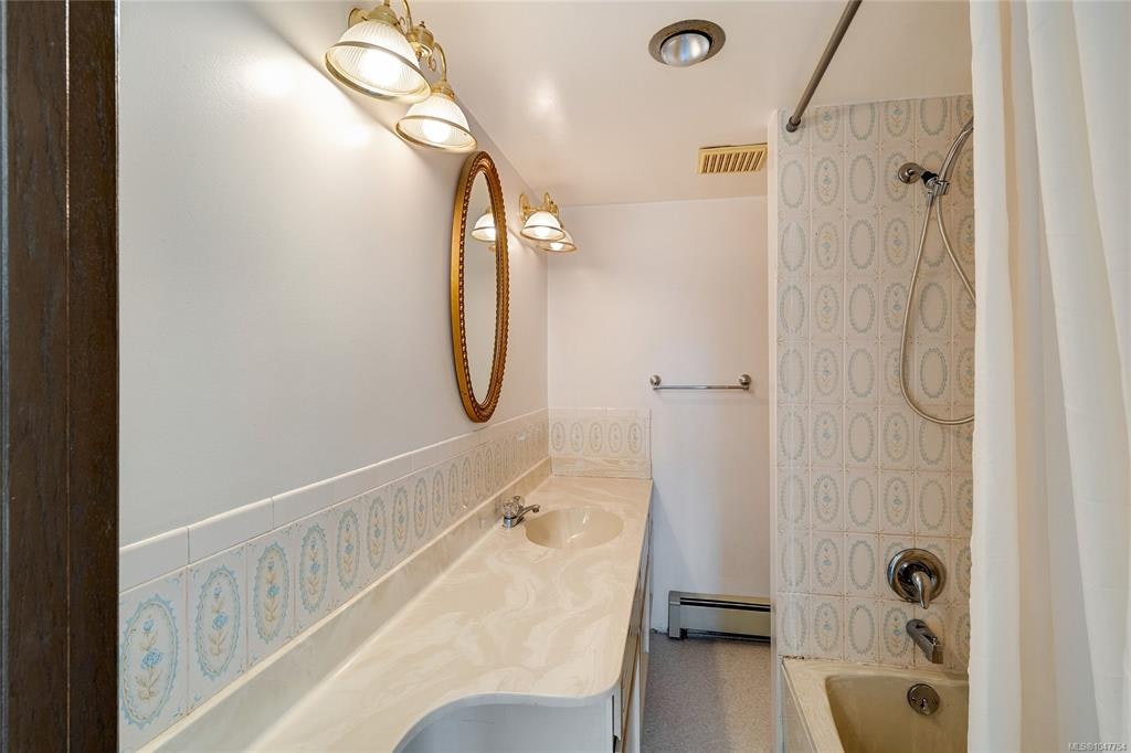 1144 May Street, Victoria, BC, V8V 2S5 - 18