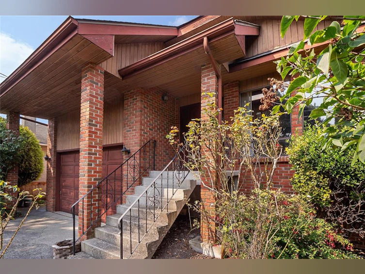 1144 May Street, Victoria, BC, V8V 2S5 - 42