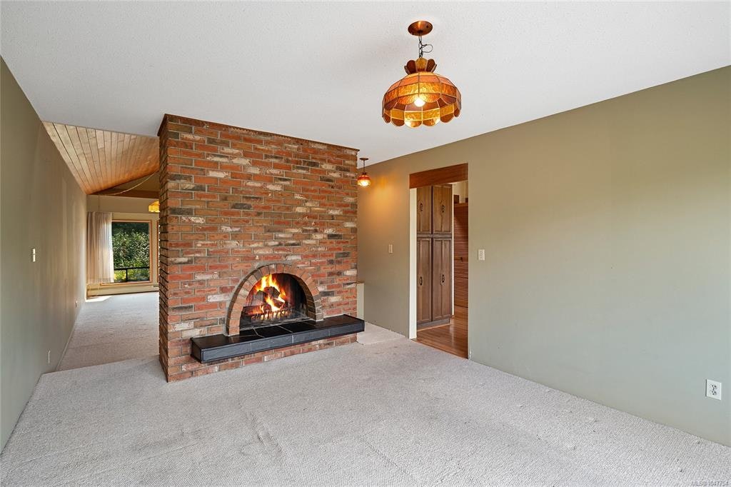 1144 May Street, Victoria, BC, V8V 2S5 - 14