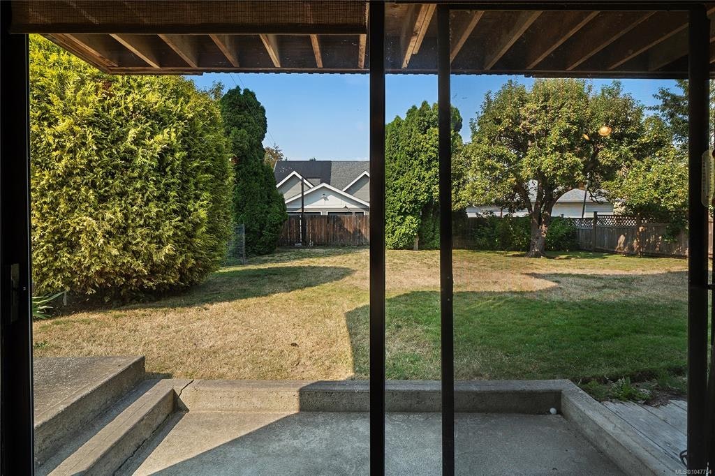 1144 May Street, Victoria, BC, V8V 2S5 - 30