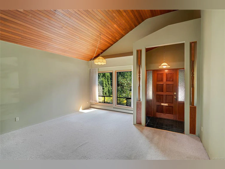 1144 May Street, Victoria, BC, V8V 2S5 - 8