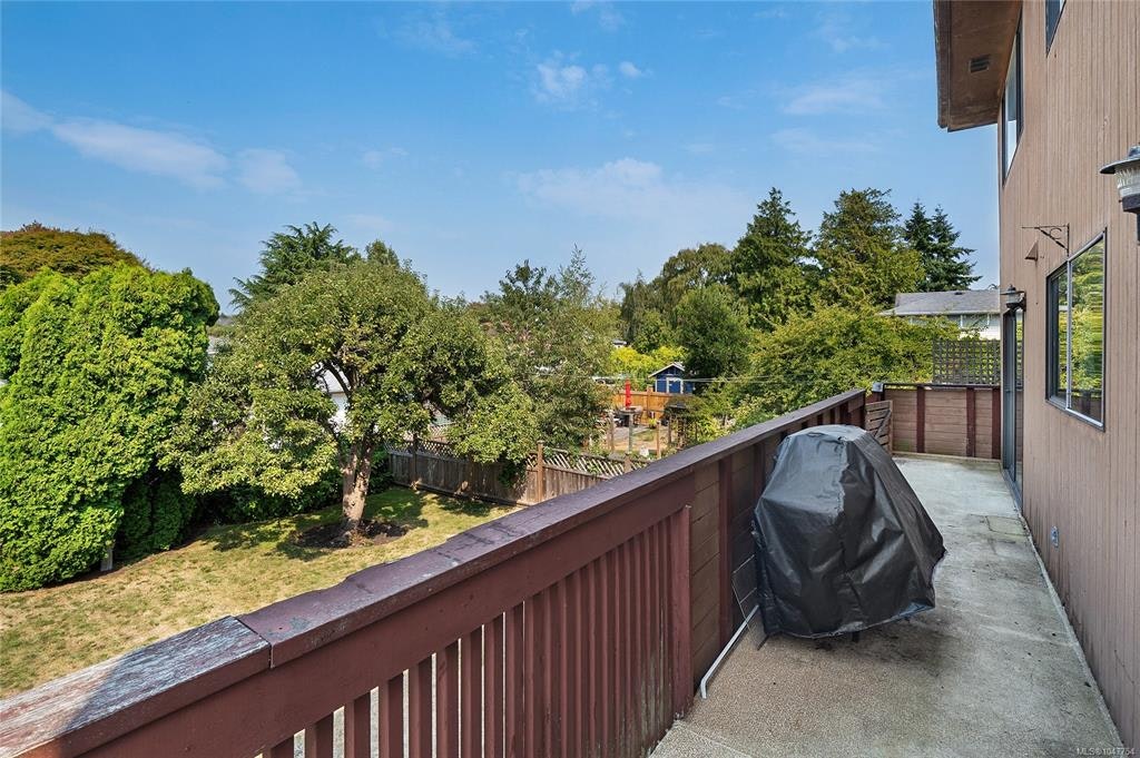 1144 May Street, Victoria, BC, V8V 2S5 - 38