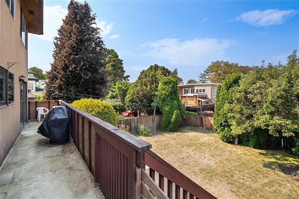 1144 May Street, Victoria, BC, V8V 2S5 - 37