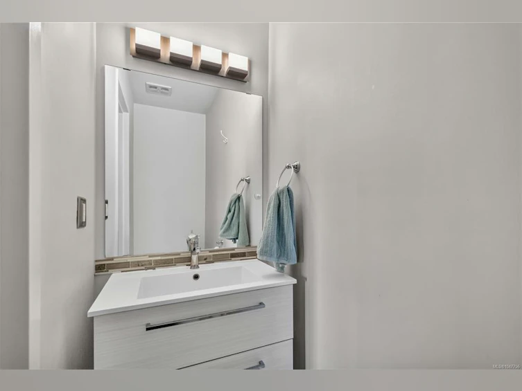 405-103 E Gorge Road, Victoria, BC, V9A 5Z2 - 23