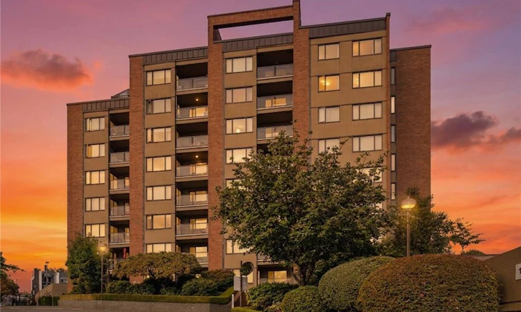 405-103 E Gorge Road