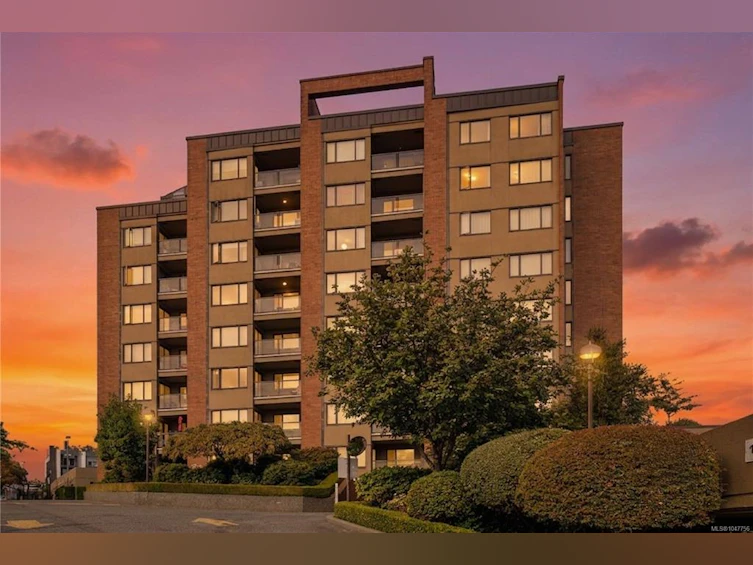 405-103 E Gorge Road, Victoria, BC, V9A 5Z2