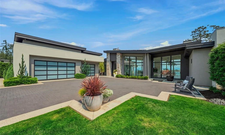 1730 Oak Leaf Drive