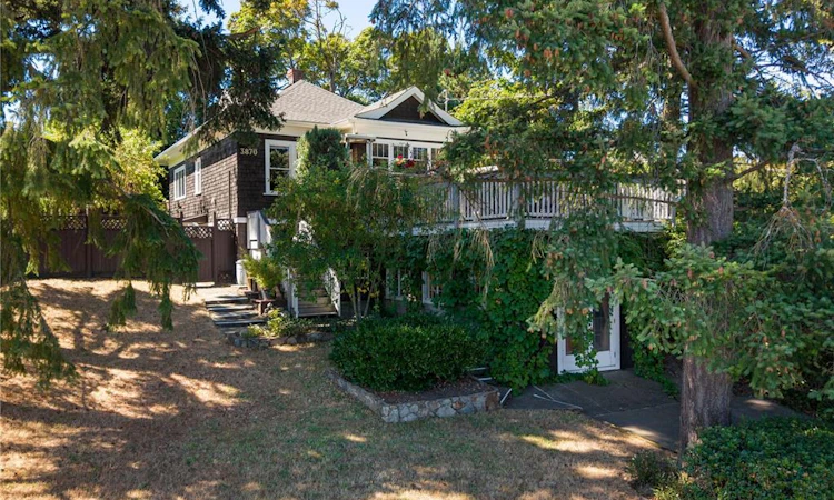 3870 Rowland Avenue