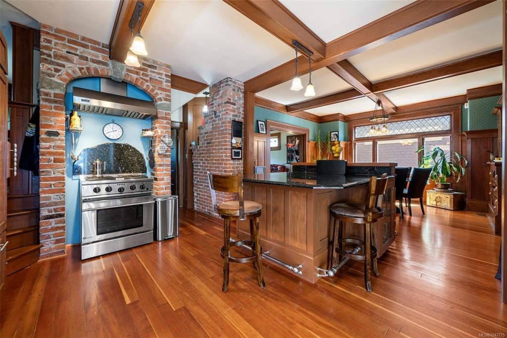 1271 Mckenzie Street, Victoria, BC, V8V 2W6