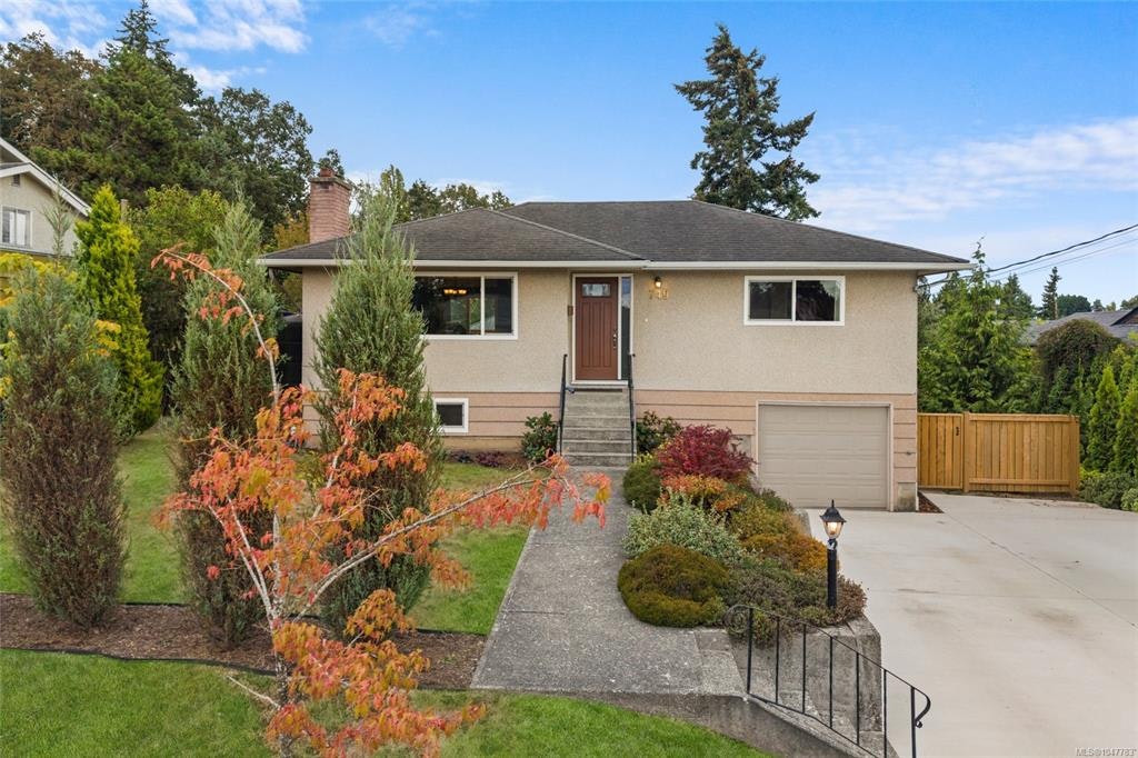 749 Lily Avenue, Saanich, BC, V8X 3R7