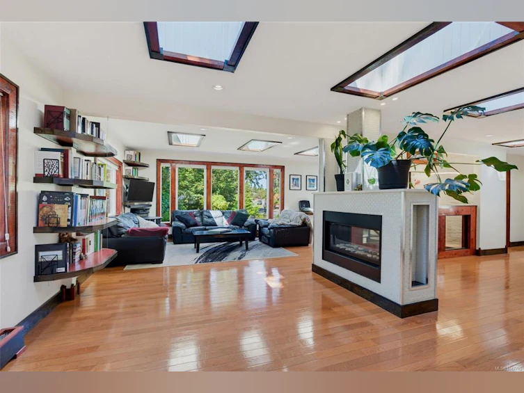 1219 Old Esquimalt Road, Esquimalt, BC, V9A 4X7 - 5