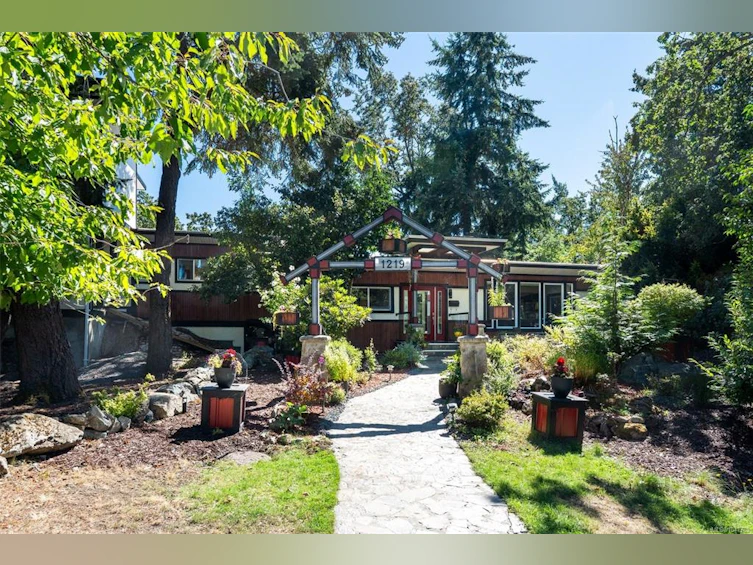 1219 Old Esquimalt Road, Esquimalt, BC, V9A 4X7 - 47