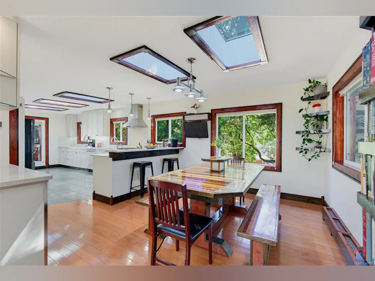1219 Old Esquimalt Road, Esquimalt, BC, V9A 4X7 - 9