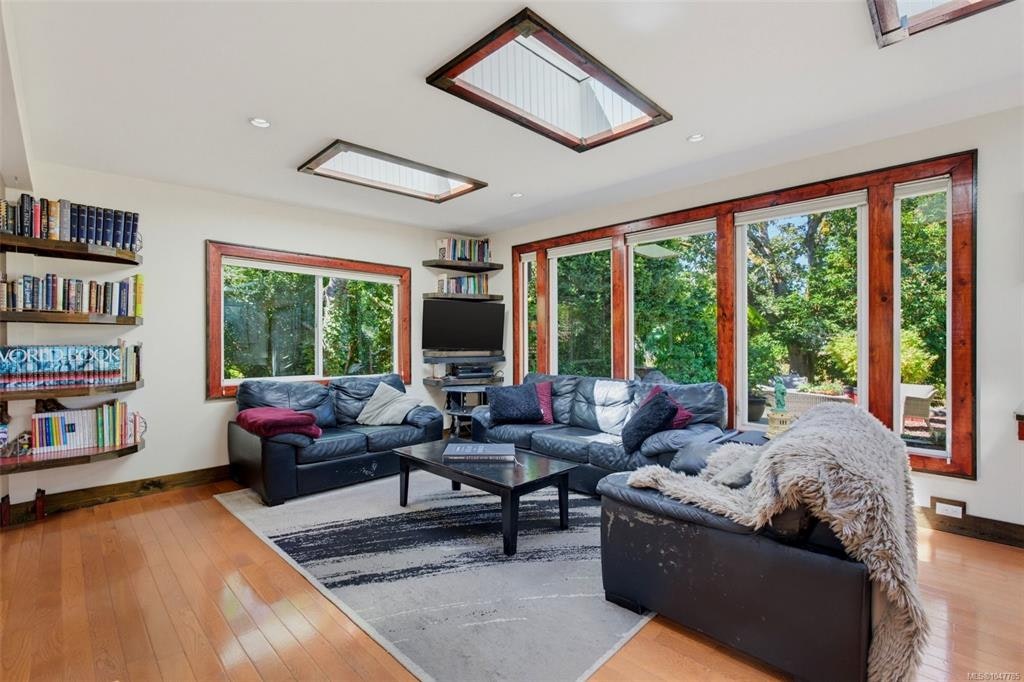1219 Old Esquimalt Road - 3