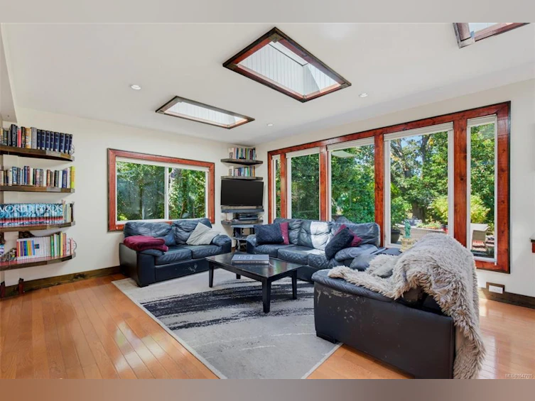 1219 Old Esquimalt Road, Esquimalt, BC, V9A 4X7 - 3