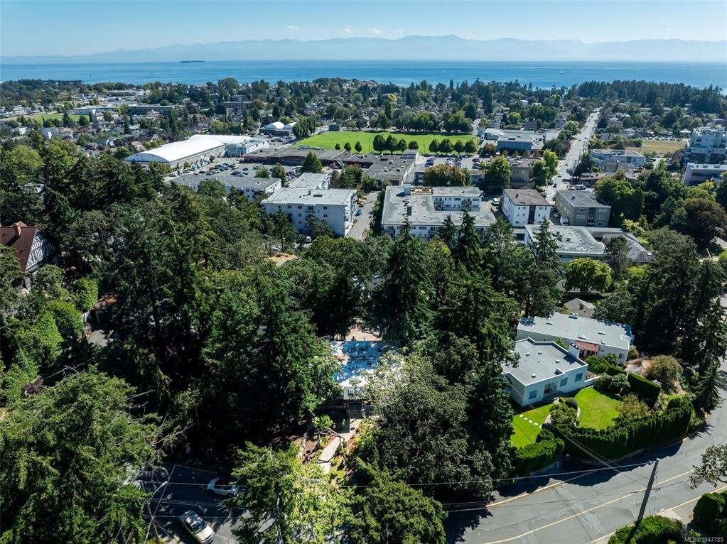 1219 Old Esquimalt Road, Esquimalt, BC, V9A 4X7 - 46
