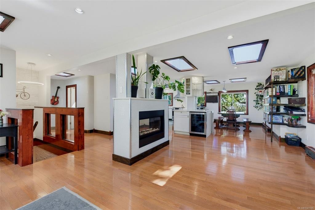 1219 Old Esquimalt Road - 4