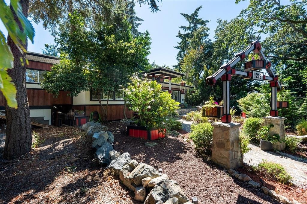 1219 Old Esquimalt Road, Esquimalt, BC, V9A 4X7 - 40