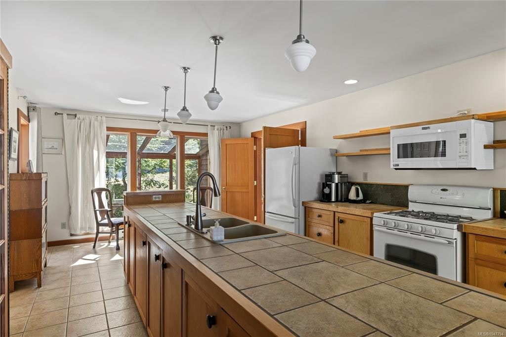 2185 Widgeon Road, Qualicum Beach, BC, V9K 1Y8 - 21