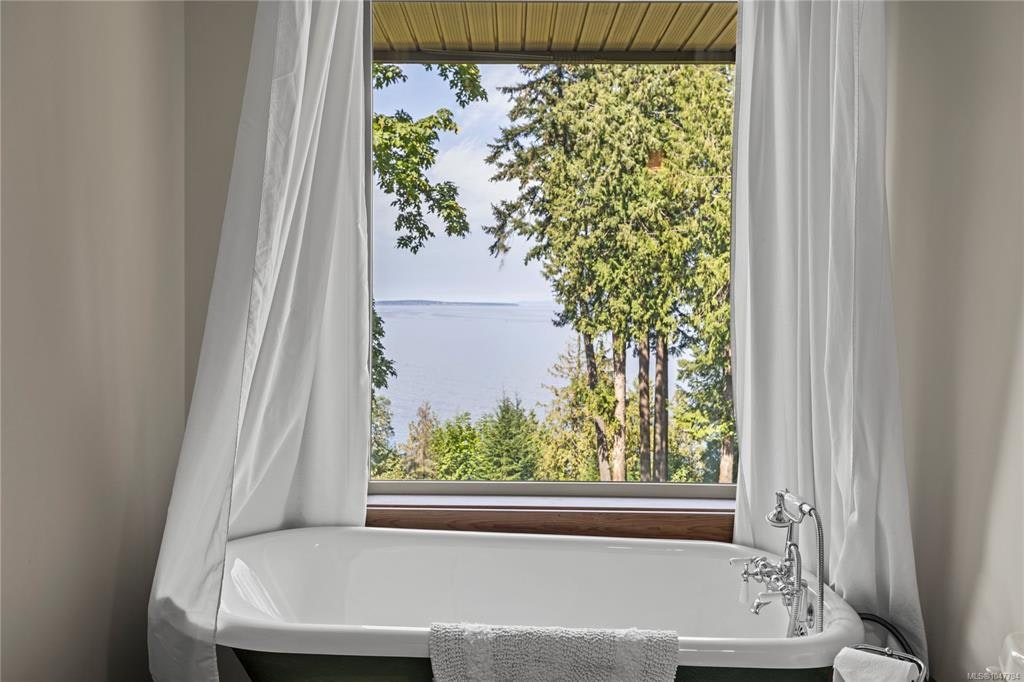 2185 Widgeon Road, Qualicum Beach, BC, V9K 1Y8 - 46