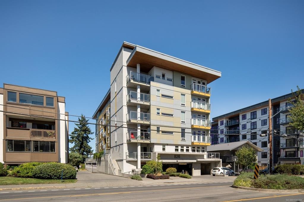 503-826 Esquimalt Road, Esquimalt, BC, V9A 6W9