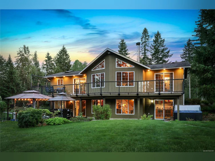 5427 Wildwood Road, Courtenay, BC, V9J 1P5