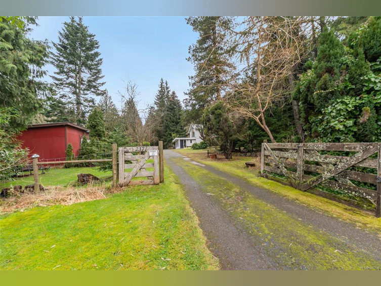 2371 Jingle Pot Road, Nanaimo, BC, V9R 6W2