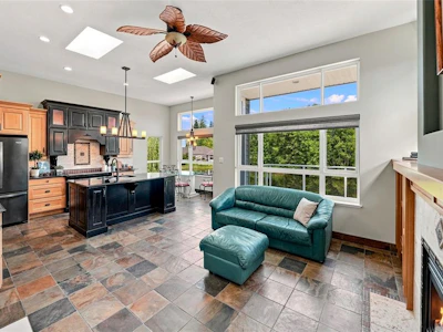 1391 Saturna Drive - 4