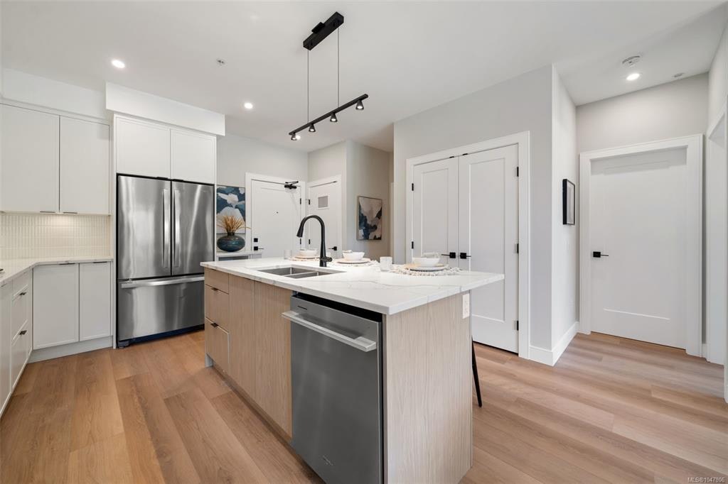 210-1810 Selenite Place - 5