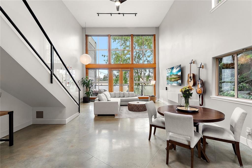 7-407 William Street, Victoria, BC, V8S 2P5 - 2
