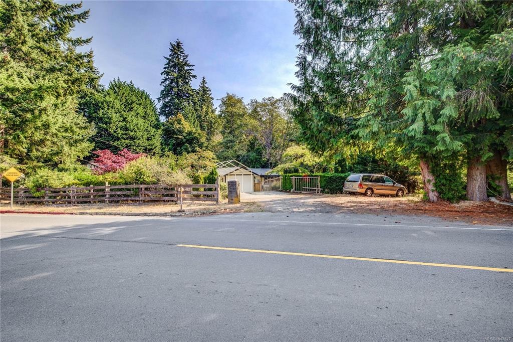205 Atkins Road, View Royal, BC, V9B 2Z8 - 16