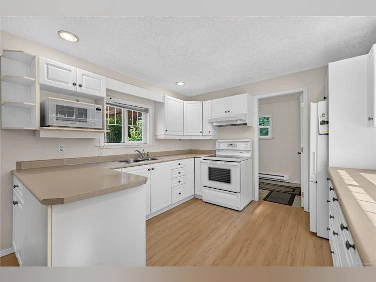 205 Atkins Road, View Royal, BC, V9B 2Z8 - 36