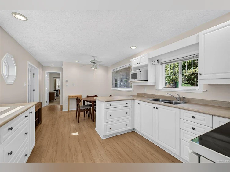 205 Atkins Road, View Royal, BC, V9B 2Z8 - 39