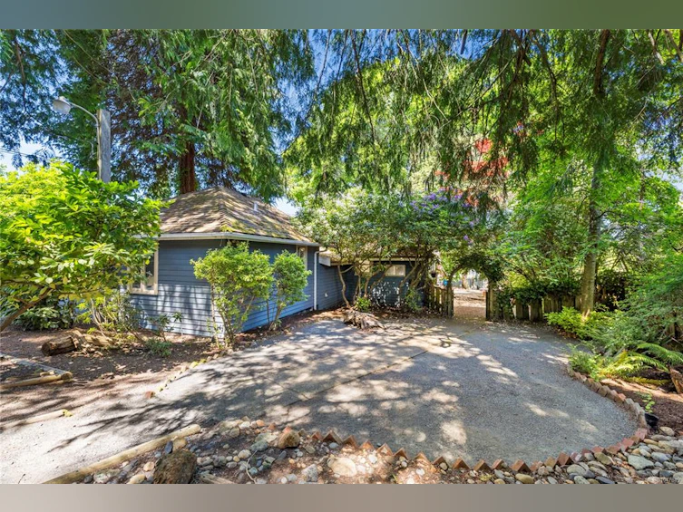 139 W Hoylake Road, Qualicum Beach, BC, V9K 1K3