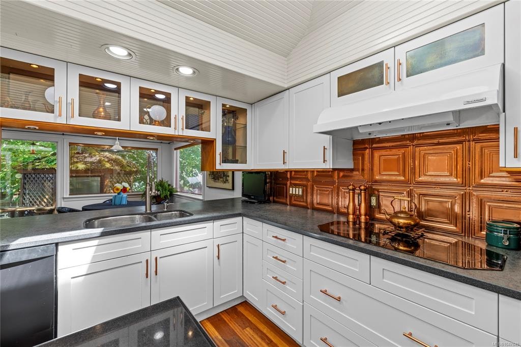 139 W Hoylake Road, Qualicum Beach, BC, V9K 1K3 - 13