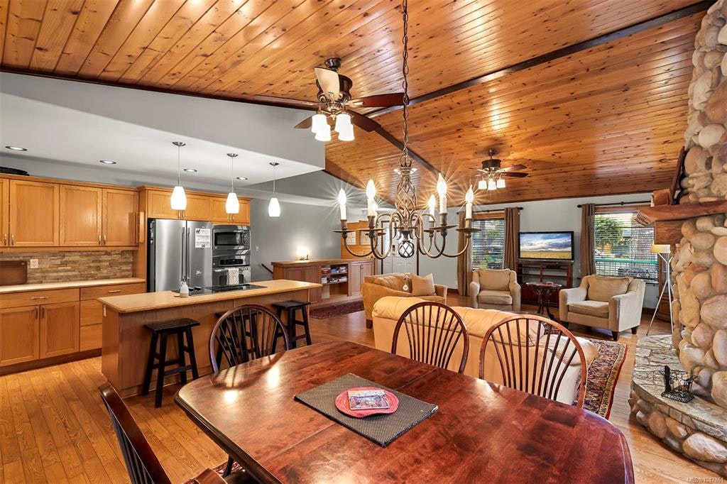 2797 Keswick Avenue, Cumberland, BC, V0R 1S0 - 18