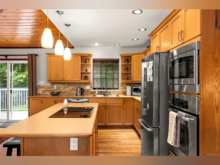 2797 Keswick Avenue, Cumberland, BC, V0R 1S0 - 22