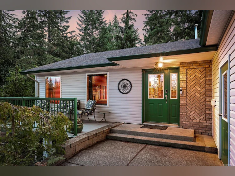 2797 Keswick Avenue, Cumberland, BC, V0R 1S0 - 5