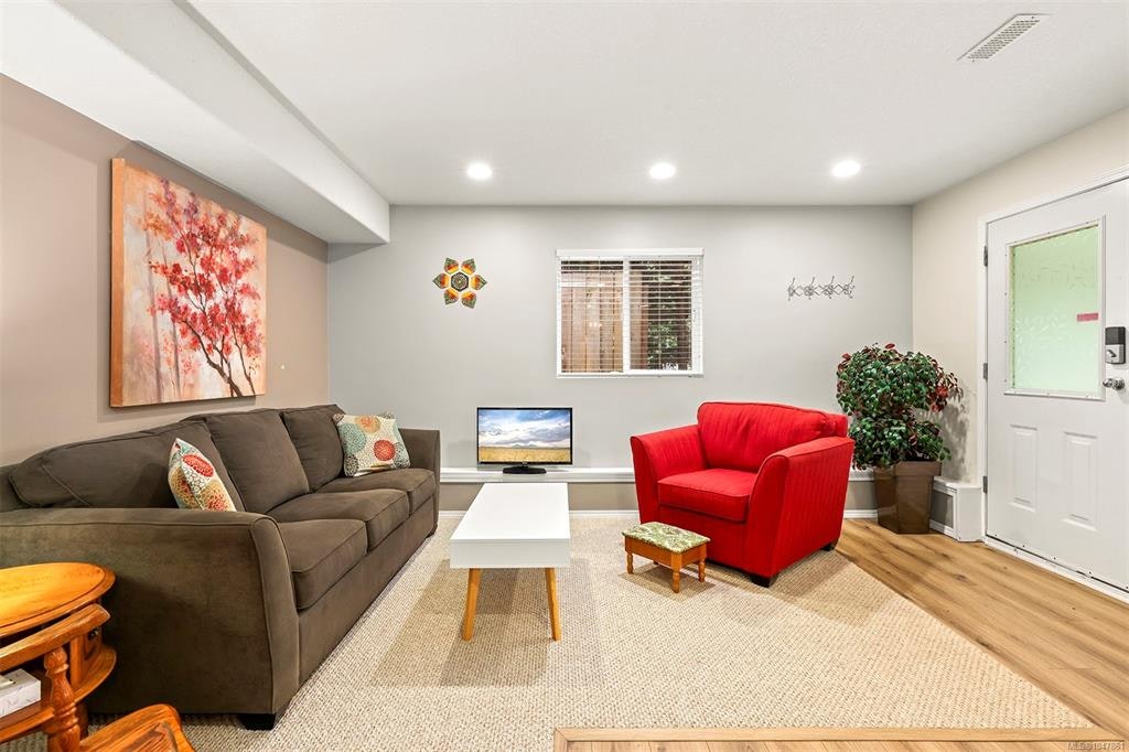 2797 Keswick Avenue, Cumberland, BC, V0R 1S0 - 34