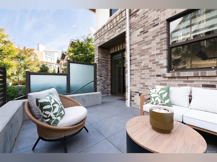 1048 Pentrelew Place, Victoria, BC, V8V 4J4 - 38