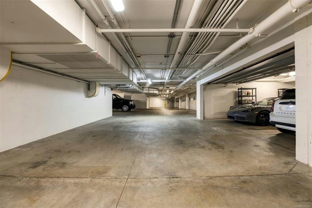 1048 Pentrelew Place, Victoria, BC, V8V 4J4 - 42