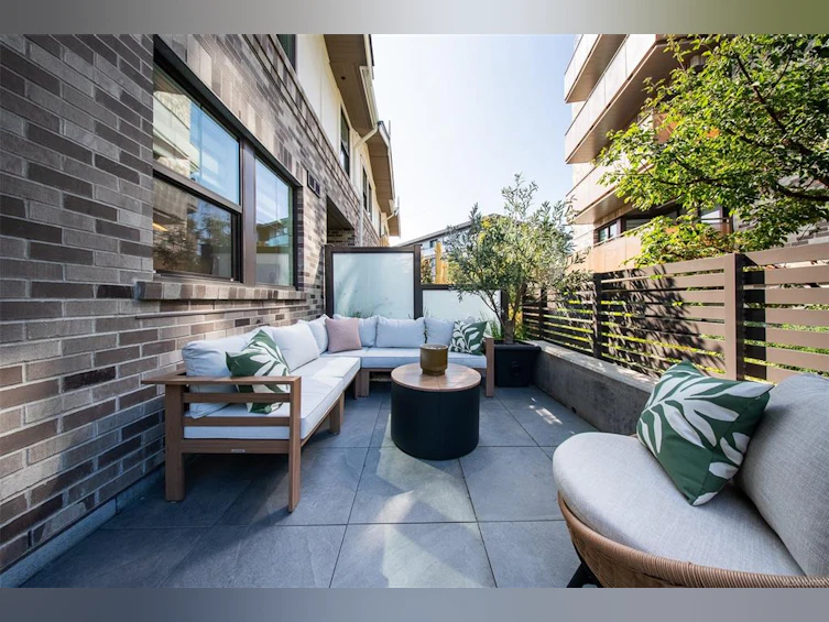 1048 Pentrelew Place, Victoria, BC, V8V 4J4 - 39